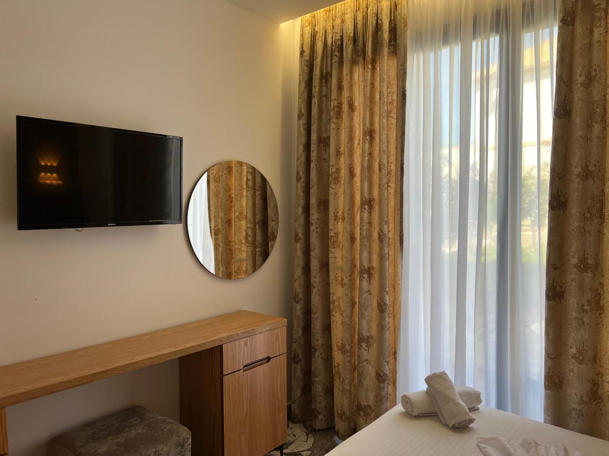 Poseidon Hotel 2 Ksamil Buitenkant foto