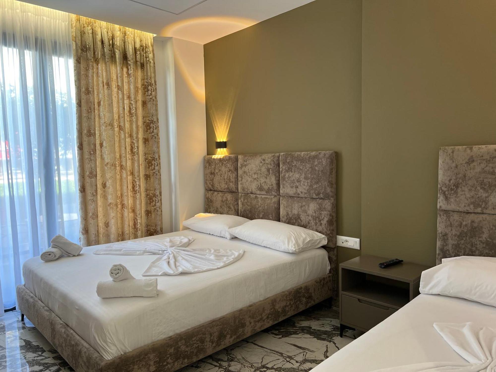 Poseidon Hotel 2 Ksamil Buitenkant foto